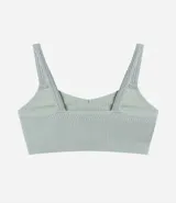 Soutien modelo top, color blanco, hecho en microfibra sin relleno, con aro, sin costura y con textura acanalada/trenzas.