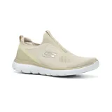 Zapatilla deportiva Skechers Summits Daily Flourish color beige, con capellada de tejido de punto suave, plantilla Air Cooled Memory Foam y entresuela flexible.