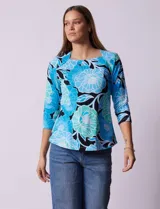 Remera de algodón estampada, marca Ruby Rd. Manga ¾ y escote cuadrado.
