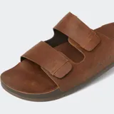 Sandalias Reef Ojai Two Bar color marrón. Confeccionadas en cuero, con doble tira ajustable y plantilla anatómica.