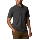 Remera tipo polo celeste con tecnología Omni-Wick que absorbe la humedad y tela elástica en cuatro direcciones. Logo de Columbia bordado en el pecho. Ideal para uso casual.