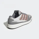 Championes Adidas Forum 2000 de cuero color gris con detalles en rosa y suela blanca.