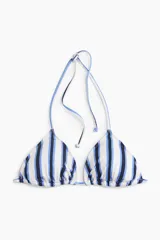 Top de bikini triangular con relleno extraíble, estampado a rayas azules y blancas. Se ata en la nuca y en la espalda.