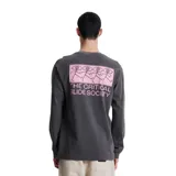 Remera de manga larga color gris con estampado en el pecho y en la manga izquierda.