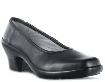 Zapato de cuero negro con taco cuadrado y punta redondeada.