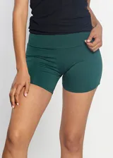 Calza corta de lycra color negro, tiro alto.