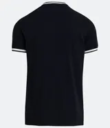 Remera negra de corte slim fit, con cuello redondo y mangas cortas. Presenta ribete blanco en cuello y mangas.