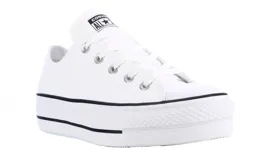 Championes urbanos Converse All Star Plataforma Chuck Taylor Lift, color blanco con detalles en negro.