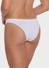 Bombacha vedetina negra de microfibra sin costuras, con fundillo 100% algodón.