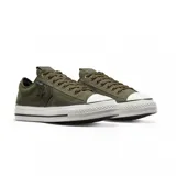 Championes Converse Star Player 76 color verde militar con detalles en negro y blanco.
