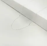 Cadena plateada de plata 925 con eslabones tipo forcé.