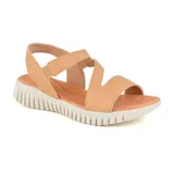 Sandalias Usaflex color piel con plataforma blanca. Capellada de cuero con textura. Forro Usa Care en tejido resistente, suave y sedoso, que previene la propagación de bacterias.