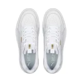 Zapatillas blancas de diseño con plataforma, detalles en capas superpuestas y franja PUMA en los costados.