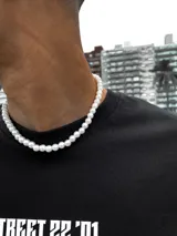 Collar de perlas blancas de 8mm.