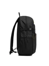 Mochila unisex Caterpillar (CAT) color negro, con compartimento principal acolchado para laptop de 15 pulgadas, bolsillo frontal con cierre, bolsillos laterales de malla y correas de compresión laterales. Presenta el logo CAT en amarillo en la parte superior frontal.