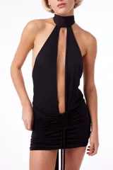 Minivestido negro de microfibra con cuello halter y espalda descubierta.