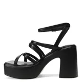 Sandalias de fiesta negras con plataforma y taco ancho. Presentan múltiples tiras finas cruzadas sobre el empeine y tobillo con hebilla ajustable.