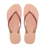 Sandalias Havaianas Slim Glitter II color beige arena, con tiras finas con glitter.