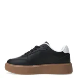 Zapatillas deportivas color beige con cordones y suela chata.