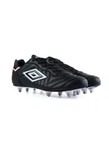 Championes de fútbol Umbro Speciali SG color blanco con detalles en negro y azul.