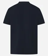 Remera negra de mangas cortas, confeccionada en media malla de algodón con cuello redondo y estampa photoprint de playa. Modelo cómodo de corte holgado.