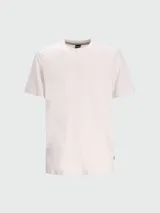 Camiseta color tostado de corte clásico con cuello redondo y logo bordado en el pecho.