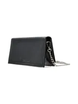 Cartera de formato rígido, perfecta para fiestas, con cadena metálica removible y logo grabado.