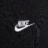 Buzo de hombre Nike Club BB Crew, color negro, de corte clásico y cuello redondo. Presenta logo de la marca bordado en el pecho.