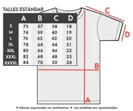 Remera color crudo de algodón con estampado azul de la banda Oasis, con logo, dibujos de los integrantes y referencias a sus canciones.