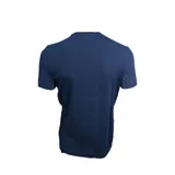 Remera azul marino de manga corta con logo de la marca Macron en blanco y escudo bordado en el pecho.