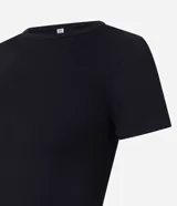 Blusa color beige de viscosa con elastano, de manga corta, cuello redondo, textura acanalada y bajo ondulado.