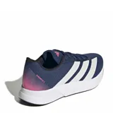 Championes de running Adidas Duramo RC2, color azul marino con tres franjas blancas en el lateral. Presentan detalles en rosa en el forro interior y logo en la lengüeta. La suela es blanca con detalles en negro en la parte delantera y trasera.
