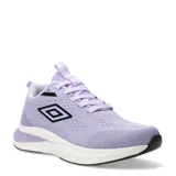 Championes Umbro modelo Vega, color violeta claro con detalles en negro y blanco. Presentan un diseño de malla transpirable, cordones a tono y el logo de Umbro en negro en el lateral. La suela es blanca con detalles en violeta y base negra.