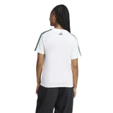 Remera blanca de Adidas con logo Adidas sportswear en verde y las tres tiras características de la marca en verde en los hombros.