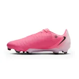 Championes de fútbol Nike Phantom GX 2 Academy FG, con capellada blanca y detalles en negro. Presentan el logo de Nike en dorado y cordones blancos. Ideales para superficies naturales y sintéticas.