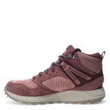 Botas de media caña Merrell Wildwood Mid color borgoña, confeccionadas en gamuza impermeable con cordones y suela de goma.