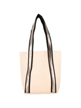 Bolso plateado tipo shopper con detalles en negro.