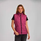 Chaleco acolchado color fucsia con cierre frontal y bolsillos laterales con cierre.
