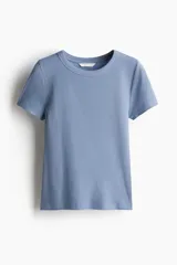 Remera entallada de punto acanalado en mezcla de algodón y modal.
