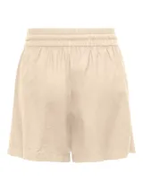 Short de lino y viscosa en color crudo, con cintura elástica, cordón ajustable y bolsillos laterales. Presenta un corte regular y tejido ligero.