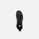 Bota de cuero negra con cordones, suela de goma y tirador trasero.