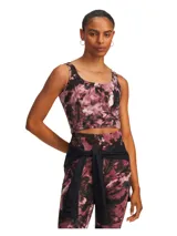 Musculosa deportiva de corte crop, color blanco, con estampado abstracto en tonos rosados, negros y morados. Presenta escote redondo y tirantes anchos.