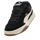 Championes Puma Lifestyle SK8 SD grises con detalles en blanco y suela marrón. Confeccionados en gamuza y tela, con logo de Puma en el lateral. Inspirados en el skateboarding.