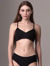 Bralette negro Calvin Klein de microfibra reciclada, con aro de gel, almohadillas extraíbles y tirantes regulables con logo repetido.