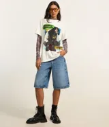 Remera blanca de algodón con estampa de Billie Eilish.