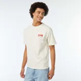 Remera color crema con estampado rojo en la espalda que dice 'Los Angeles Sunset Hours California Golden State'.