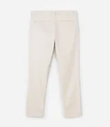 Pantalón skinny de sarga color gris, con cierre de botón y cremallera, cintura con trabillas y bolsillos.