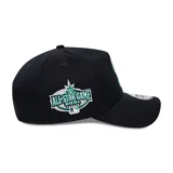 Gorro New Era 9Forty con parche del logo de los Seattle Mariners, color negro.