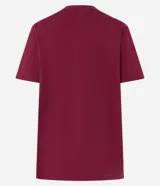 Remera color borgoña de algodón, con cuello redondo y mangas cortas. Estampa frontal con la frase "Dress to Impress" en letras mayúsculas blancas.