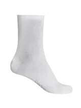 Kit de tres pares de medias grises de caño medio, confeccionadas en algodón.